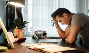 Minute Neuro-Resets for Executive Stress Management